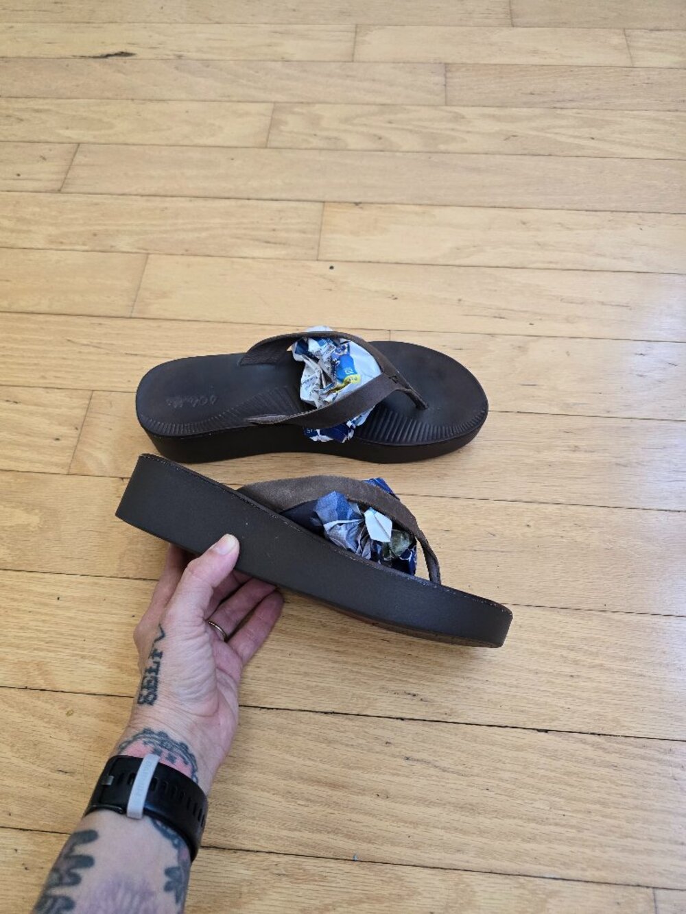 OluKai  | Ao Loa Brown Leather Monochrome Wedge Flip Flop Sandals | WMS 8